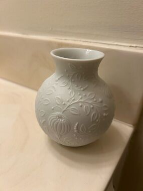 White Embossed Floral Decorative Vase - Elegant Ceramic Accent